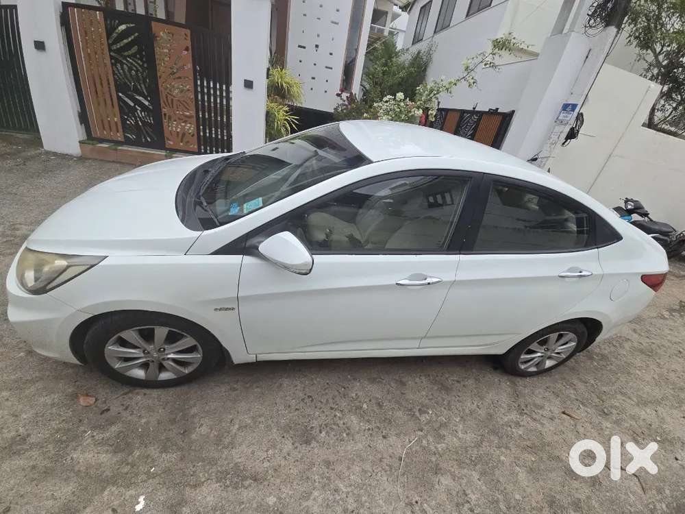 Hyundai Fluidic Verna Crdi 2012