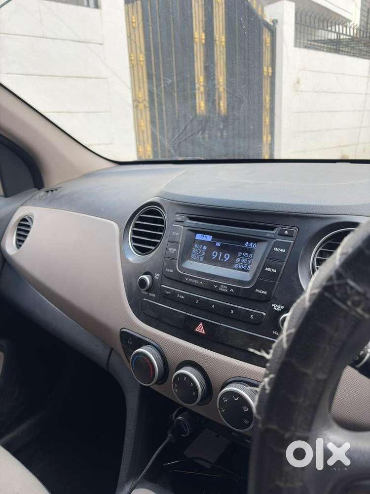 [fixed Price] 2015 Hyundai Petrol Manual 24000 Km Urgently Selling
