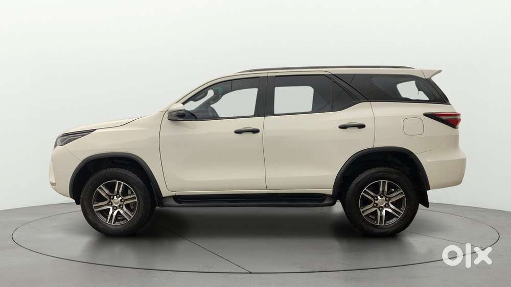 Toyota Fortuner [2021-ongoing] 2.7 2wd Petrol Mt, 2024, Petrol