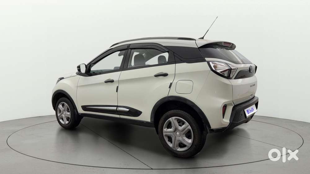 Tata Nexon 1.5 Revotorq Xma Amt (s), 2022, Petrol