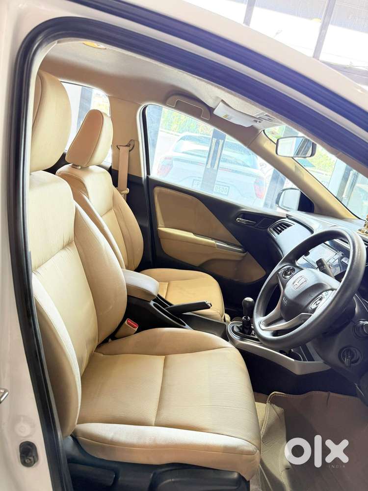 Honda City 1.5 V 4th Gen I-vtec Mt, 2016, Petrol