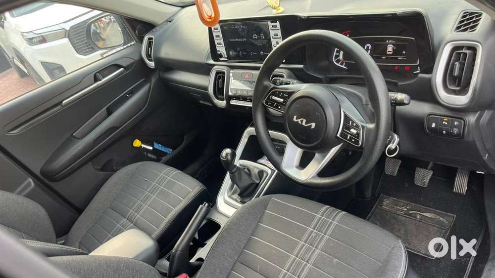 Kia Sonet 2025 Petrol Well Maintained