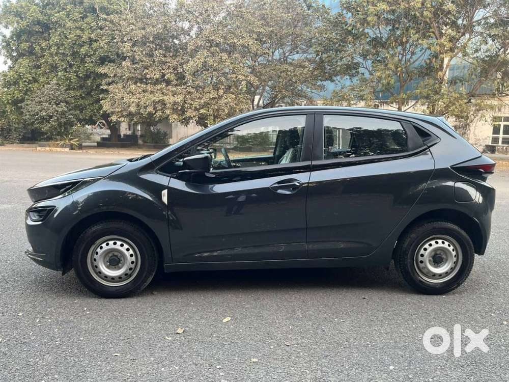 Tata Altroz 1.2 Xe, 2021, Petrol
