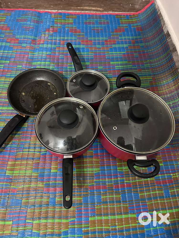 Non-stick cookware set