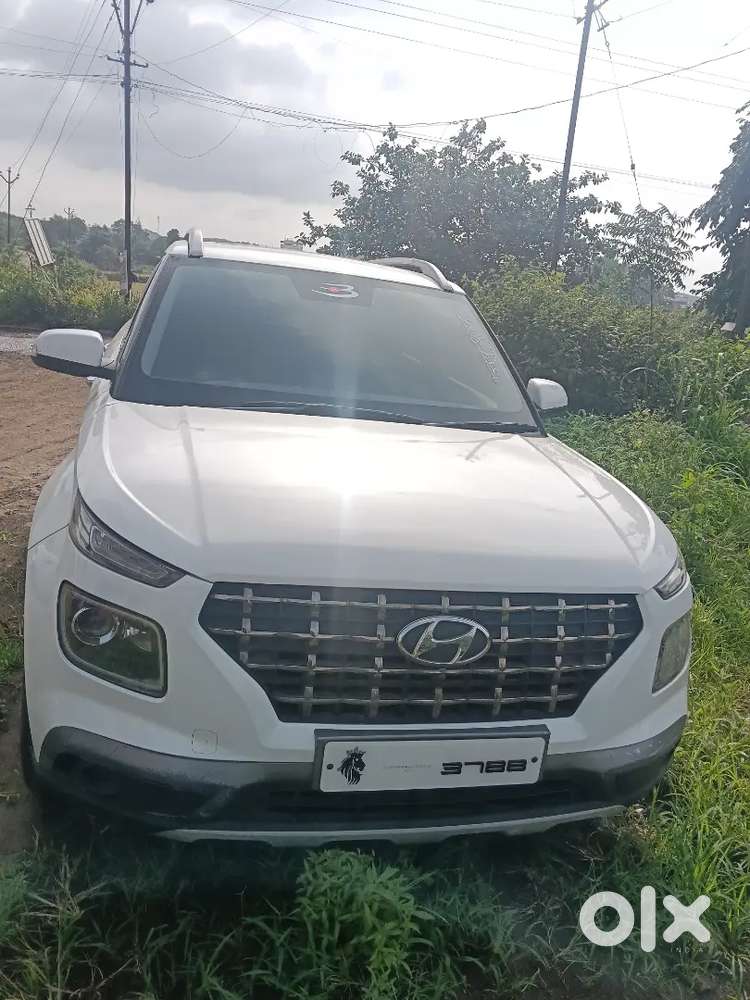 Hyundai Venue Diesel 2021 Knight Edition
