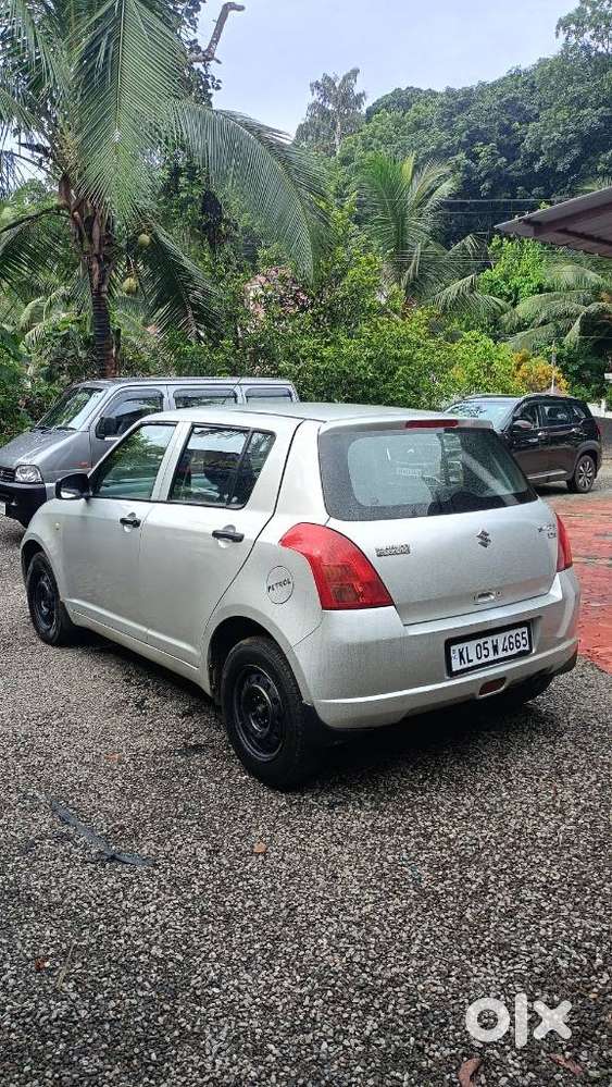 Maruti Suzuki Swift Lxi Bsiv, 2006, Petrol