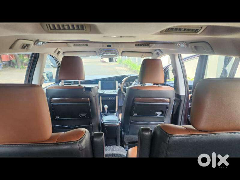 Toyota Innova Crysta 2.8z Automatic, 2016, Diesel