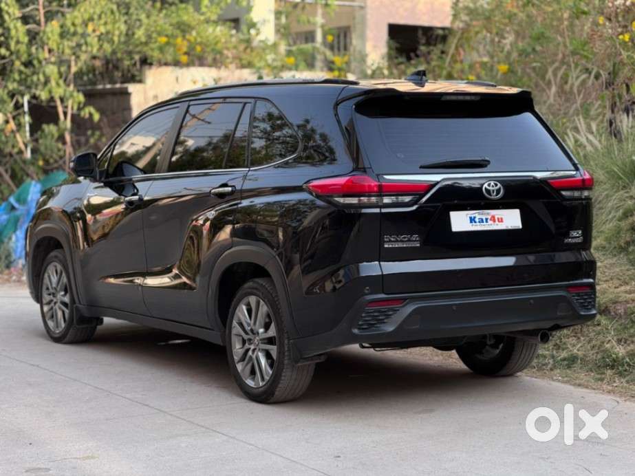 Toyota Innova Hycross 2.0 Zx Hybrid 7 Str, 2025, Petrol