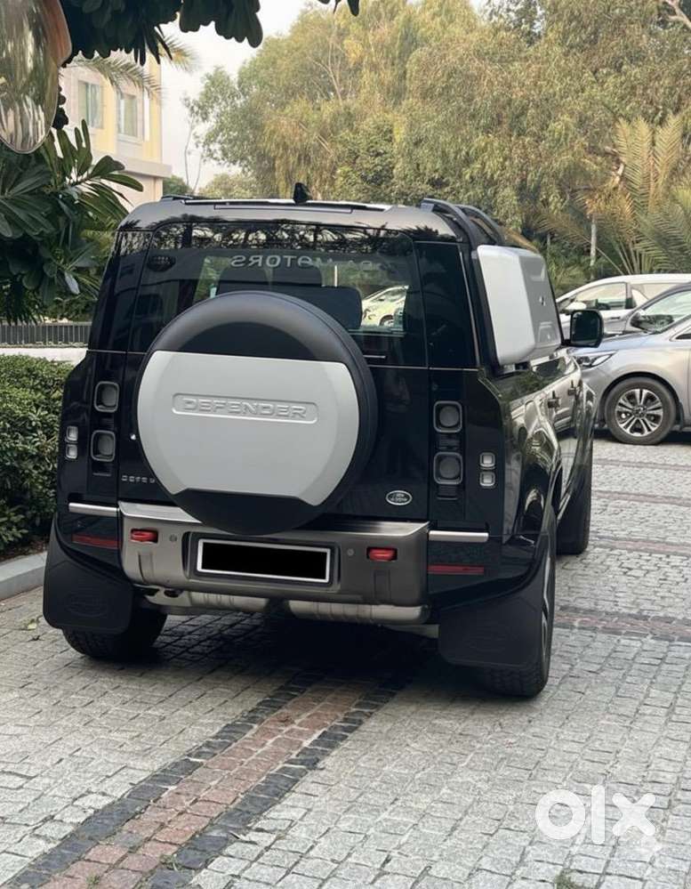 Land Rover Defender   Well Maintained With All Accessories Compony