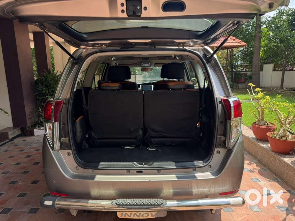 Toyota Innova Crysta 2.4 V 2020