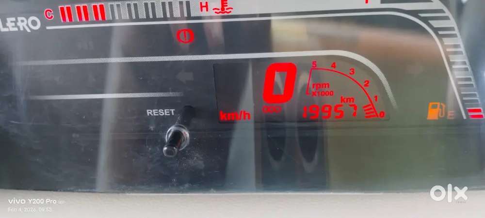 Mahindra Bolero Champer Gold