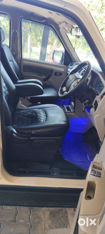 Mahindra Scorpio S10, 2015, Diesel