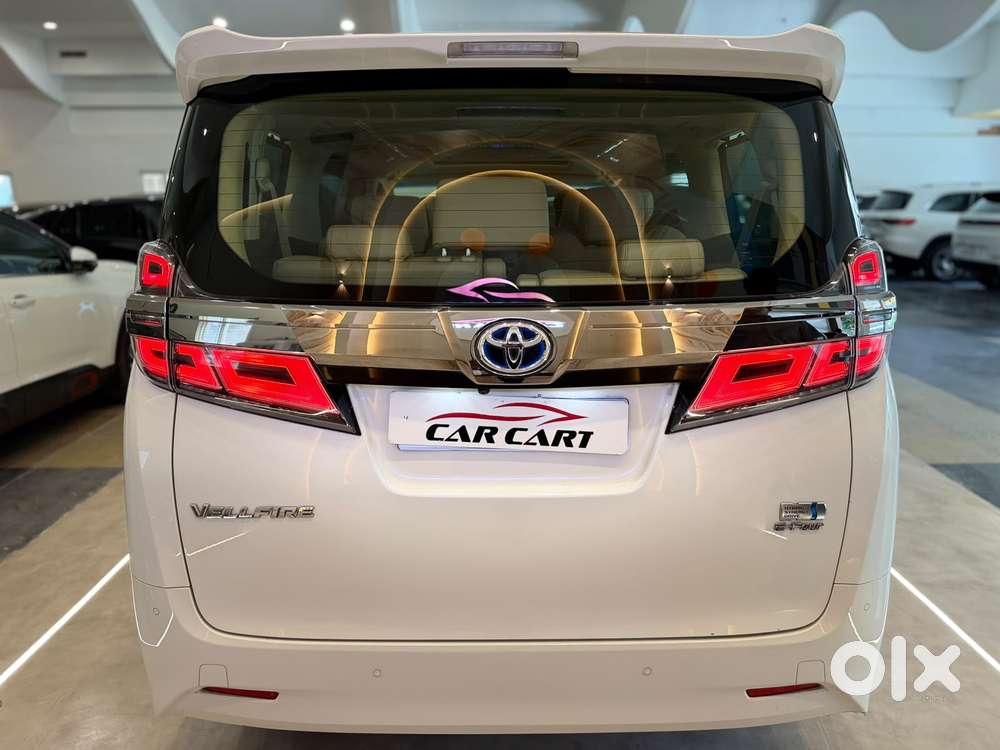 Toyota Vellfire 2.5 Executive Lounge, 2023, Petrol