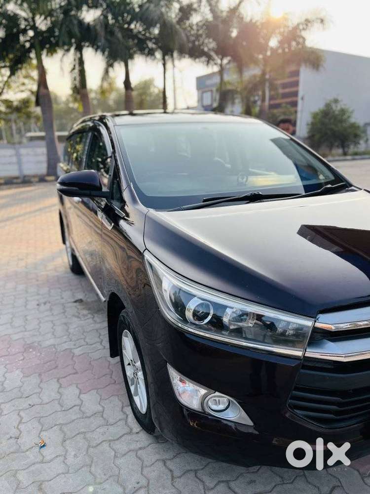 Toyota Innova Crysta 2.4 V 8 Str, 2017, Diesel