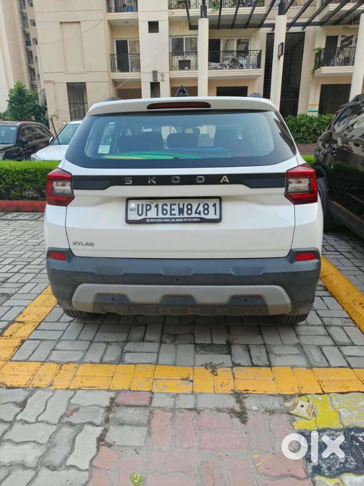 Skoda Kylaq Signature At Petrol