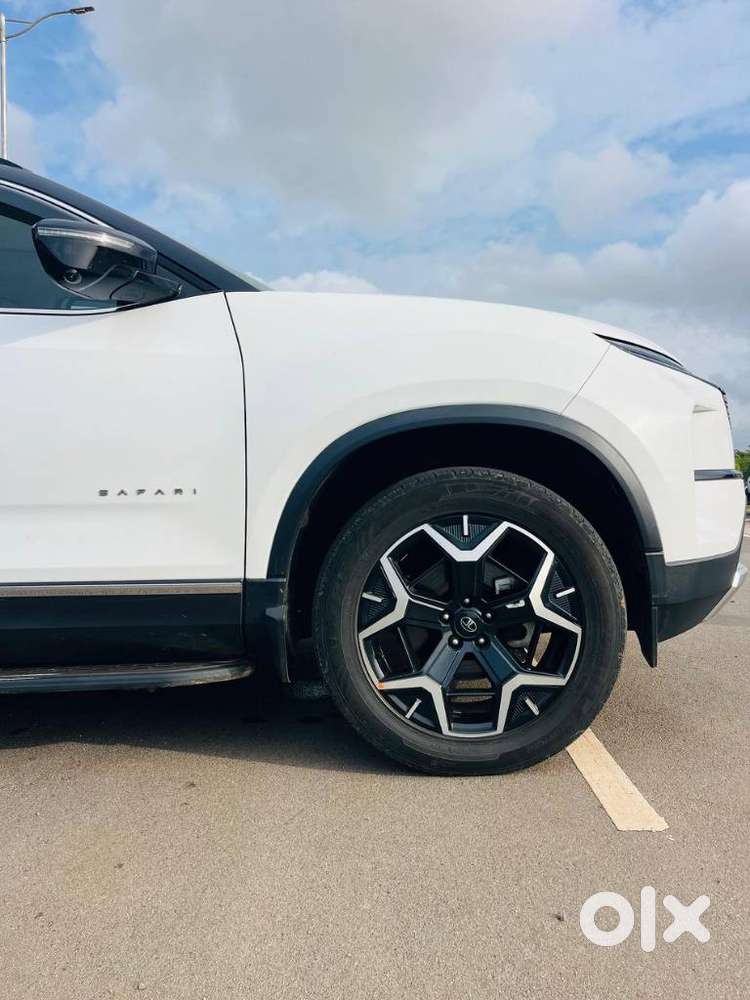Tata Safari Accomplished Dual Tone At, 2023, Diesel