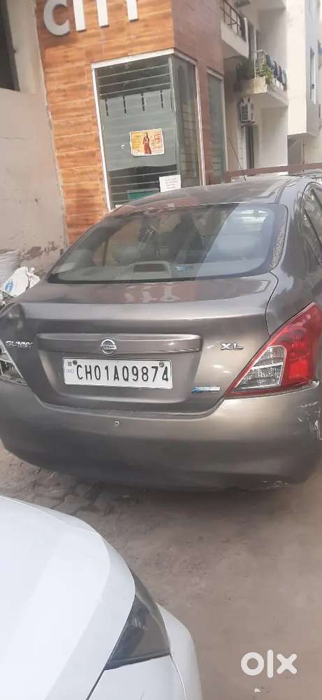 Nissan Sunny 2012