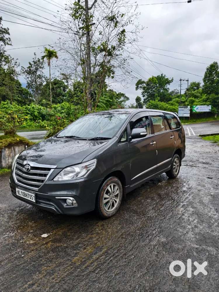 Toyota Innova 2015
