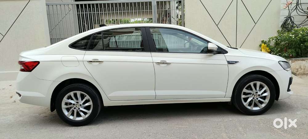 Skoda Slavia 1.0 Ambition Tsi At, 2023, Petrol