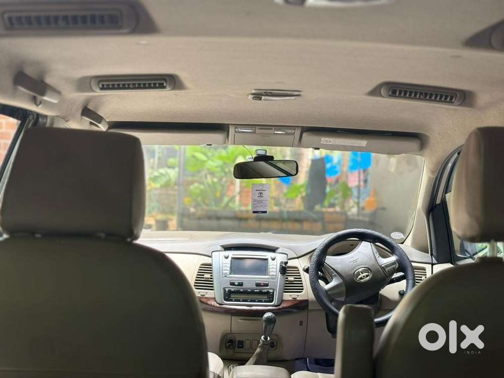 Toyota Innova 2014 Diesel 210 Km Driven