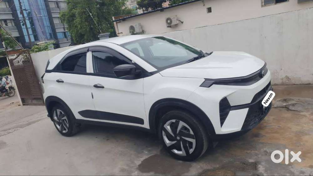 2024 Tata Nexon Cng