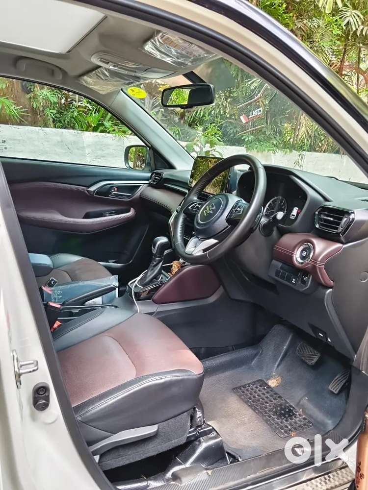 Maruti Suzuki Grand Vitara Alpha Automatic 2022 Petrol 29000 Km Driven
