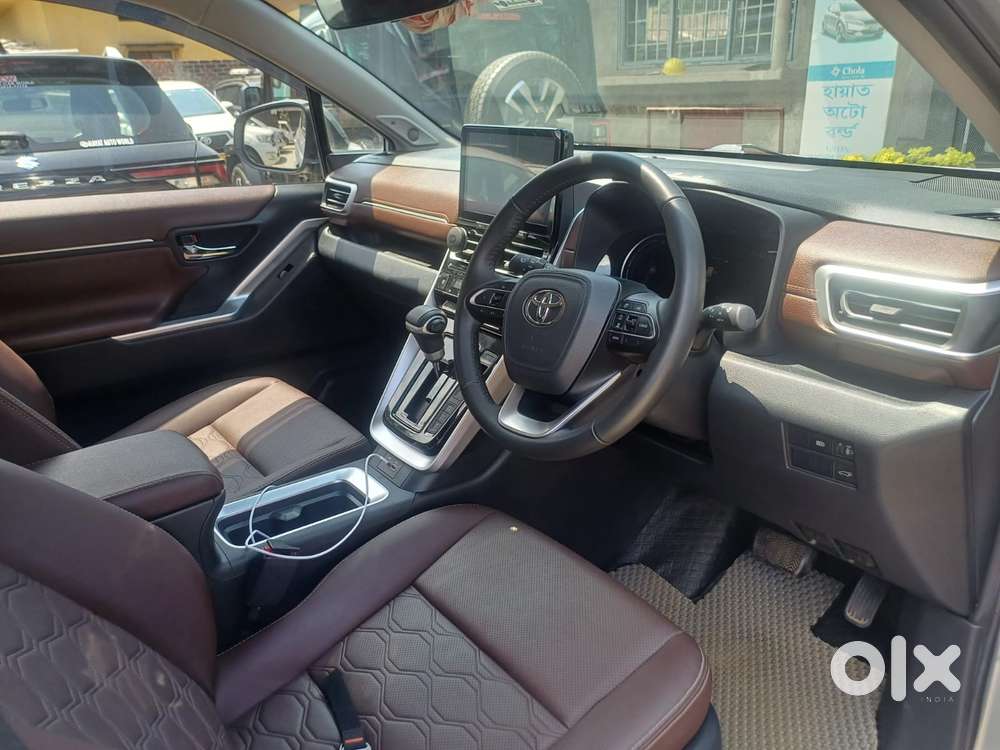 Toyota Innova Hycross Zx(o), 2026, Petrol