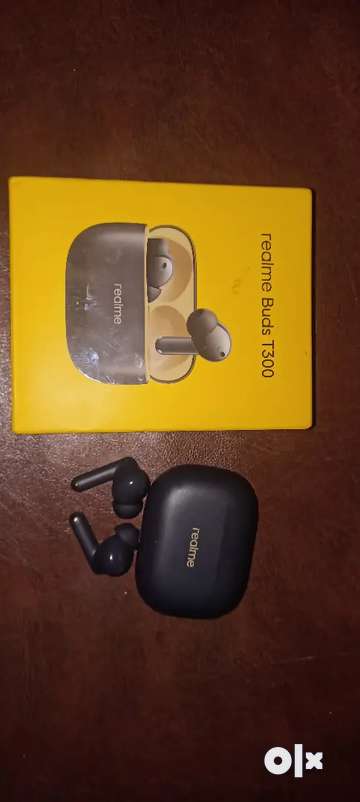 Realme T300 TwS earbuds Accessories 1758325482