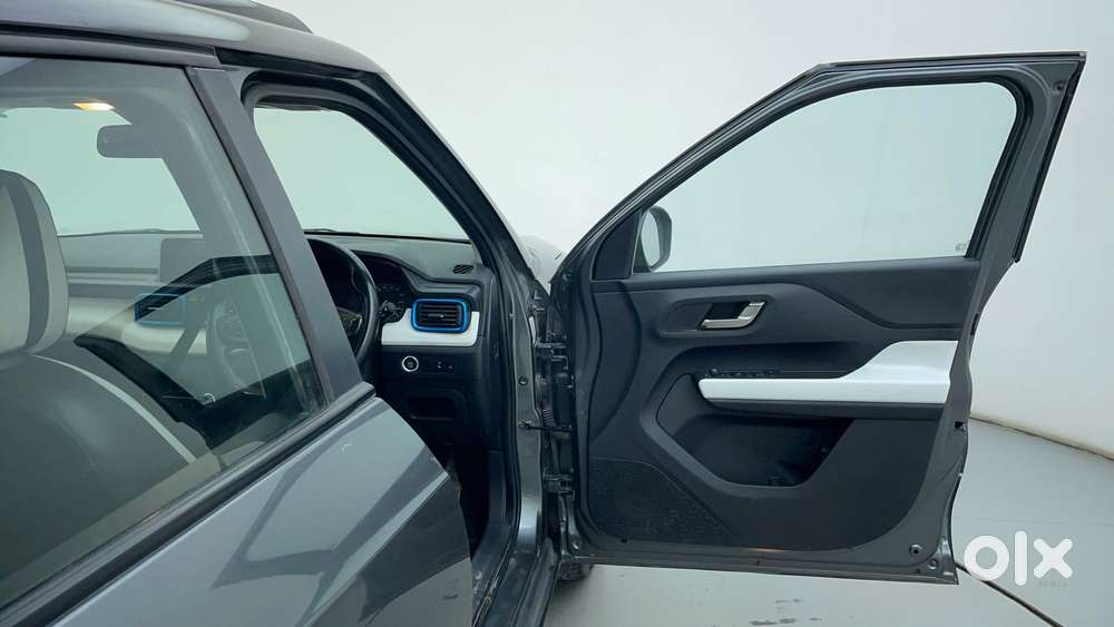 Tata Punch 1.2 Revotron Creative Dual Tone, 2022, Petrol