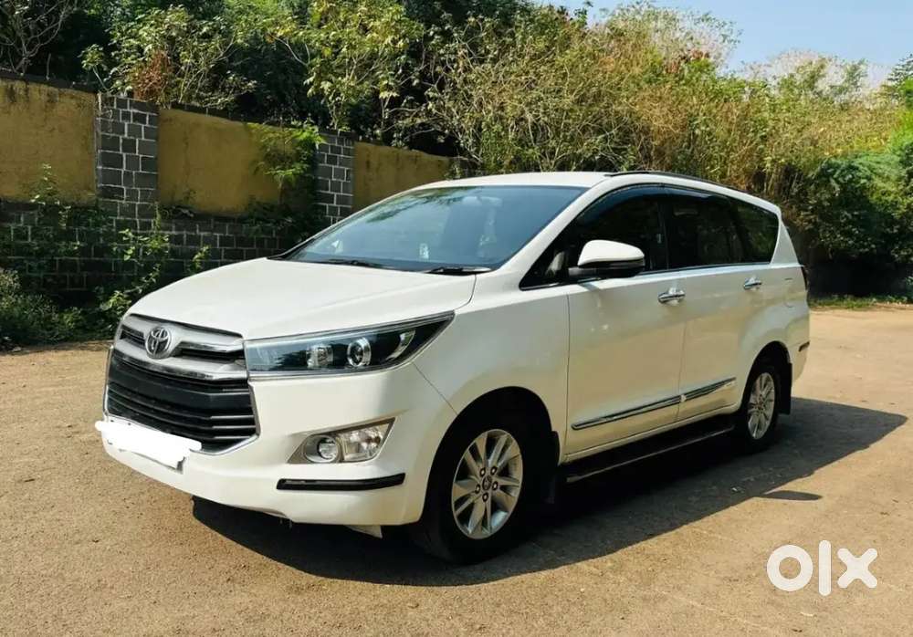 Toyota Innova Crysta 2.4 V