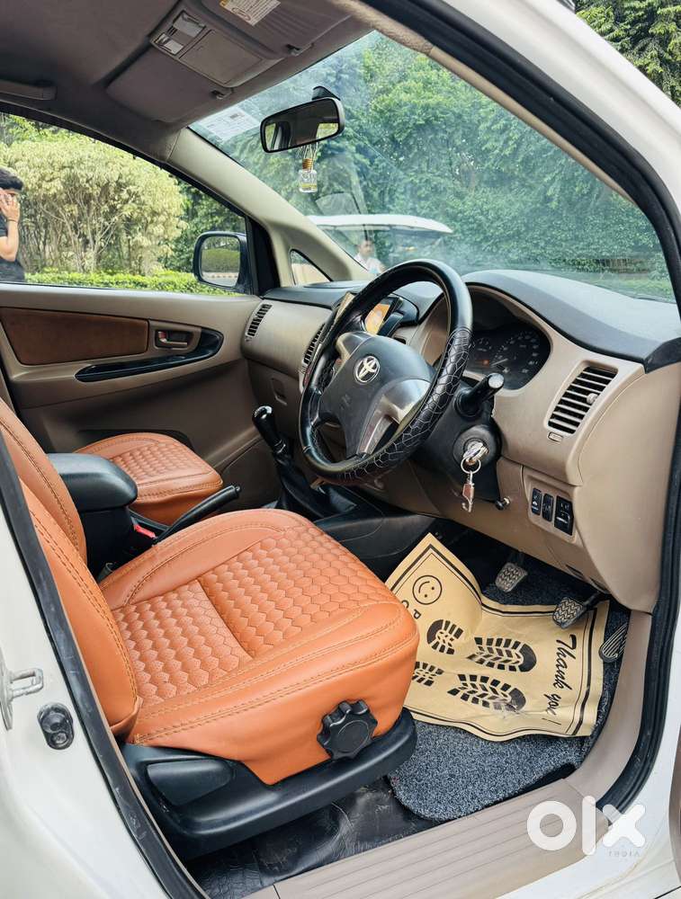 Toyota Innova 2.5 G (diesel) 8 Seater, 2015, Diesel