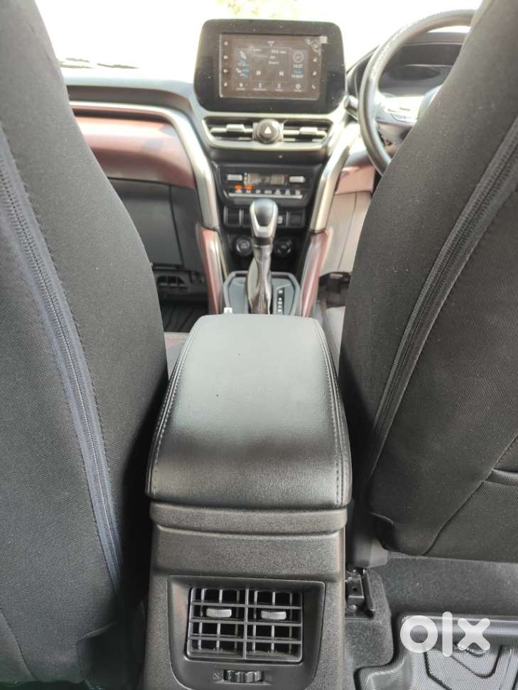 Maruti Suzuki Grand Vitara 1.5 Delta Smart Hybrid At, 2024, Petrol