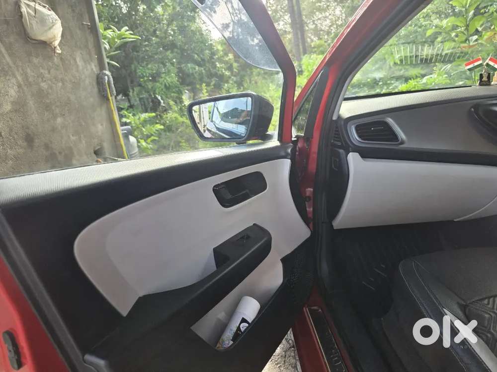 Tata Altroz 2022 Petrol 24555 Km Driven