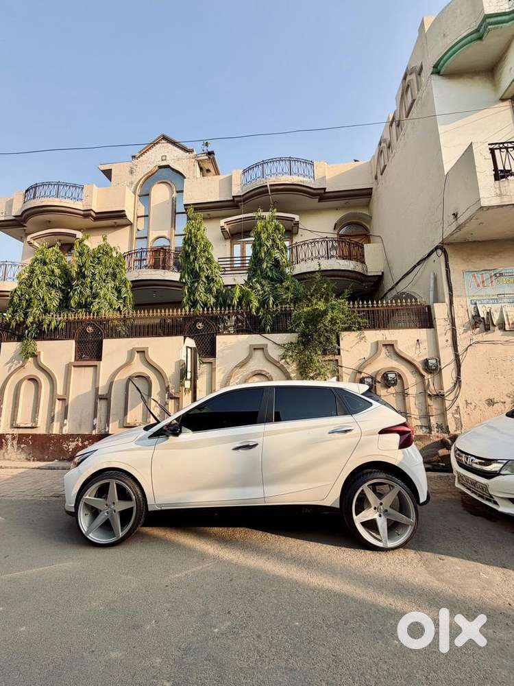 Hyundai I20 Top Model With 20 Inch Alloy Wheels