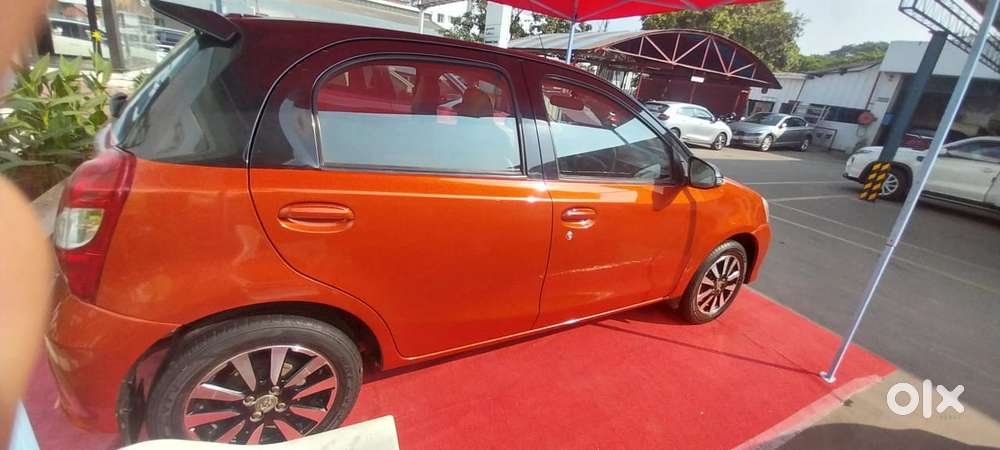 Toyota Etios Liva V Dual Tone, 2018, Petrol