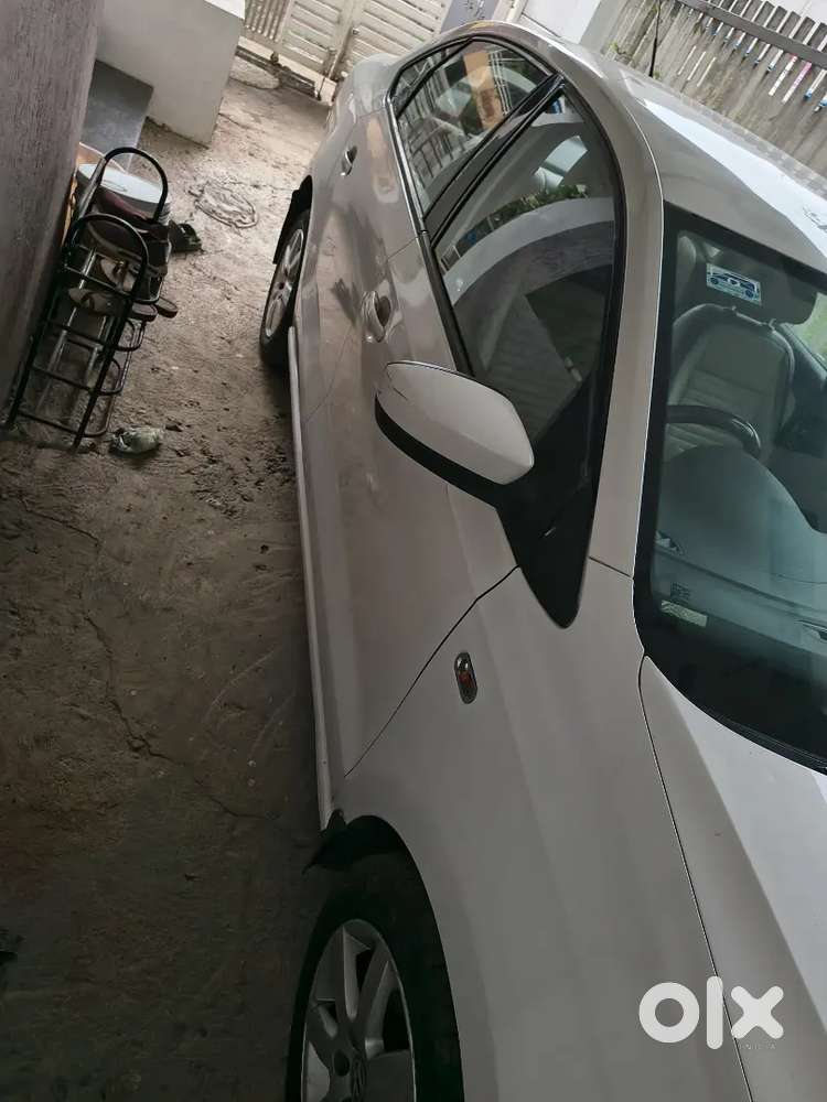 Volkswagen Vento 1.6 Highline Diesel | 2012 Manual