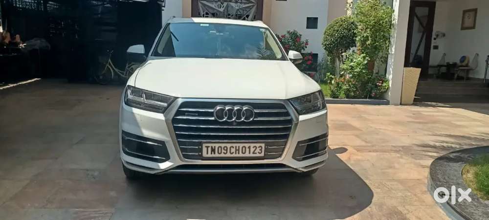 Audi Q7 Company Service Very High Quality Car