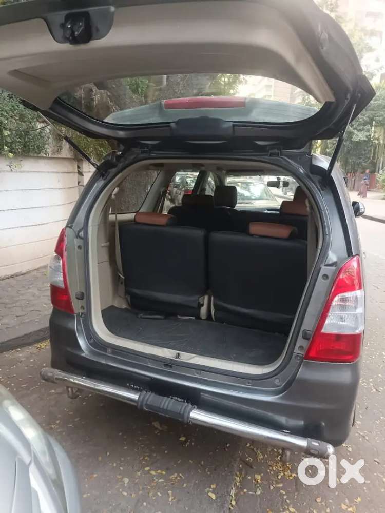 Toyota Innova 2012 V Model