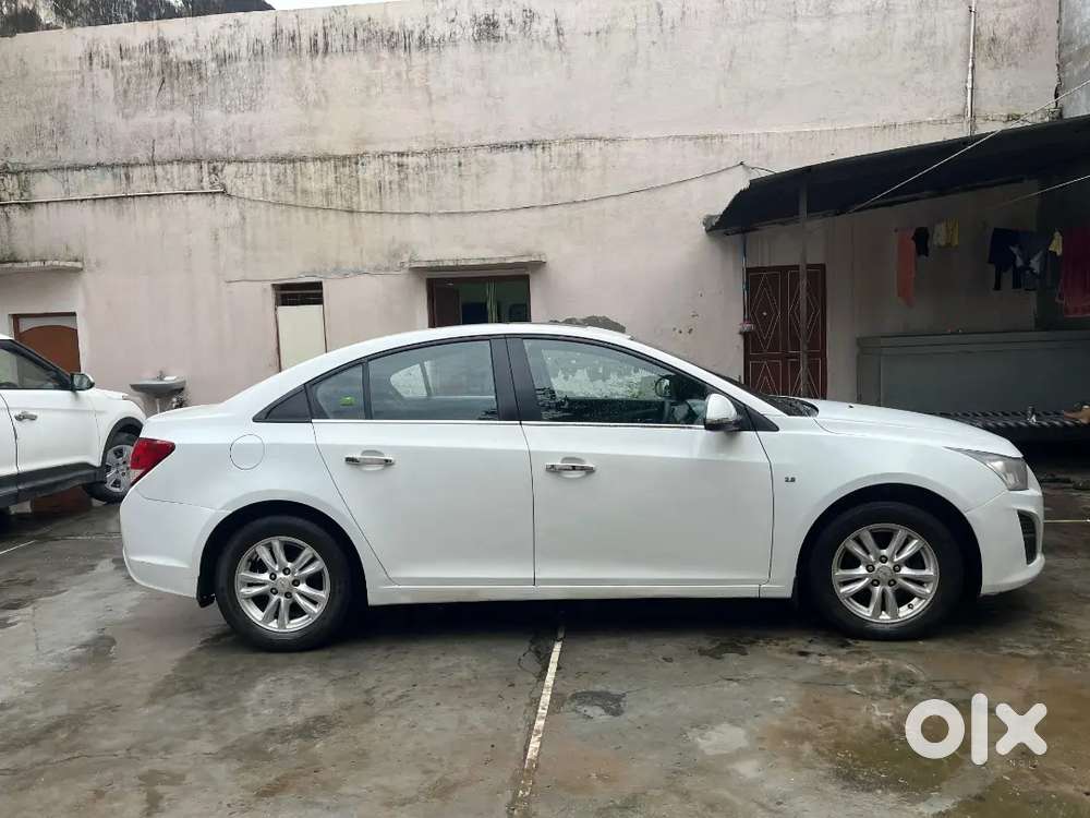 Well Maintained Car Parking Space Ki Vjh Se Sale Kr Re H 2or H