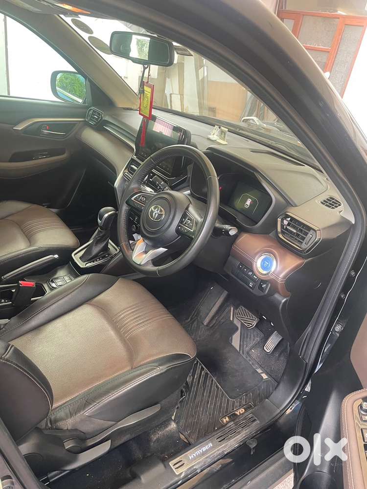 Toyota Urban Cruiser 2023 Hyryder Petrol Automatic