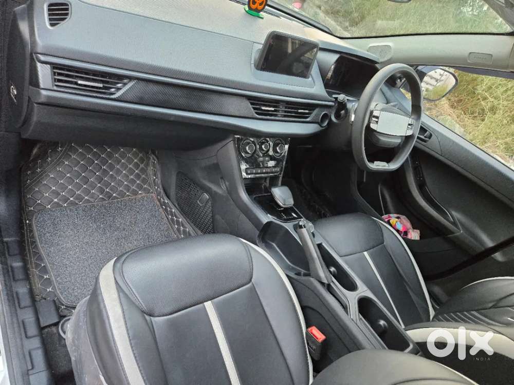 Tata Nexon, 2025, Petrol