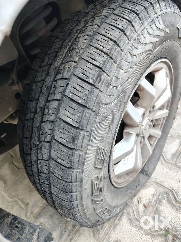 Mahindra Tuv 300 2017 Variant