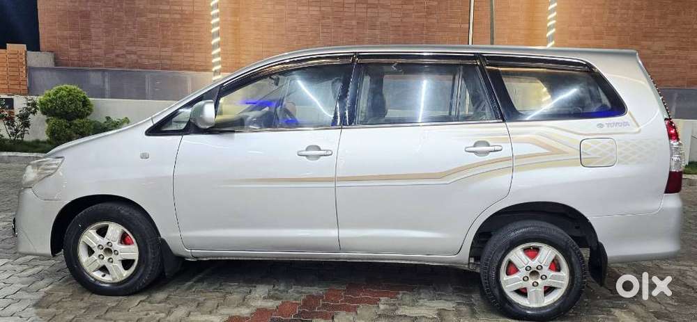 Toyota Innova 2.5 G (diesel) 8 Seater, 2005, Diesel