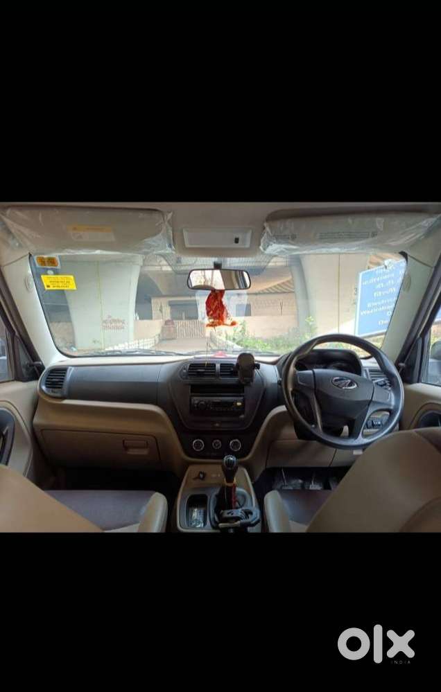 Mahindra Tuv 300 T4 ( 2019 ) - Only 45k Delhi Reg.