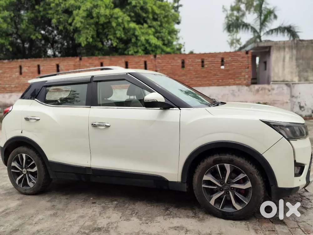 Mahindra Xuv 300 Diesel W8 ( 0 ) Top Model , With Sunroof , Diesel ,