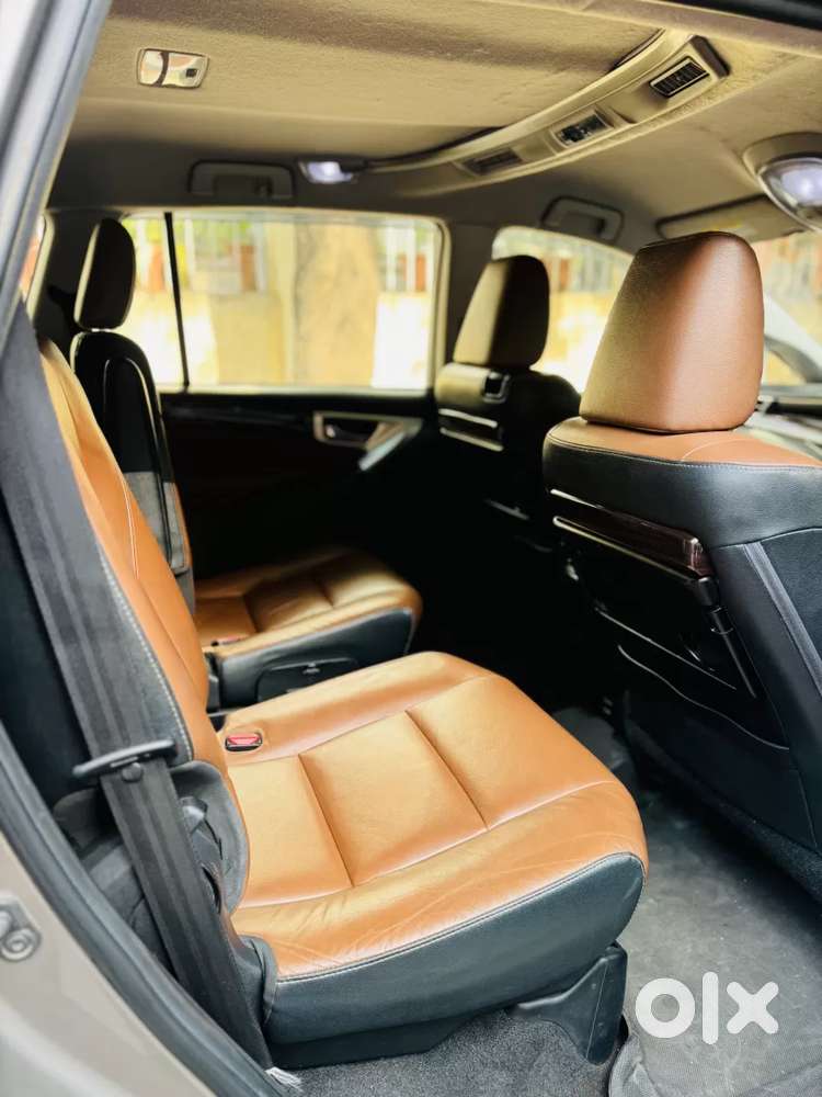 Toyota Innova Crysta 2.8 Zx At 7 Seater, 2017, Diesel