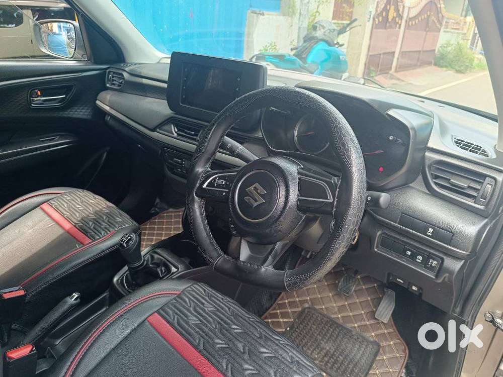 Maruti Suzuki Swift Vxi + Manual, 2025, Petrol