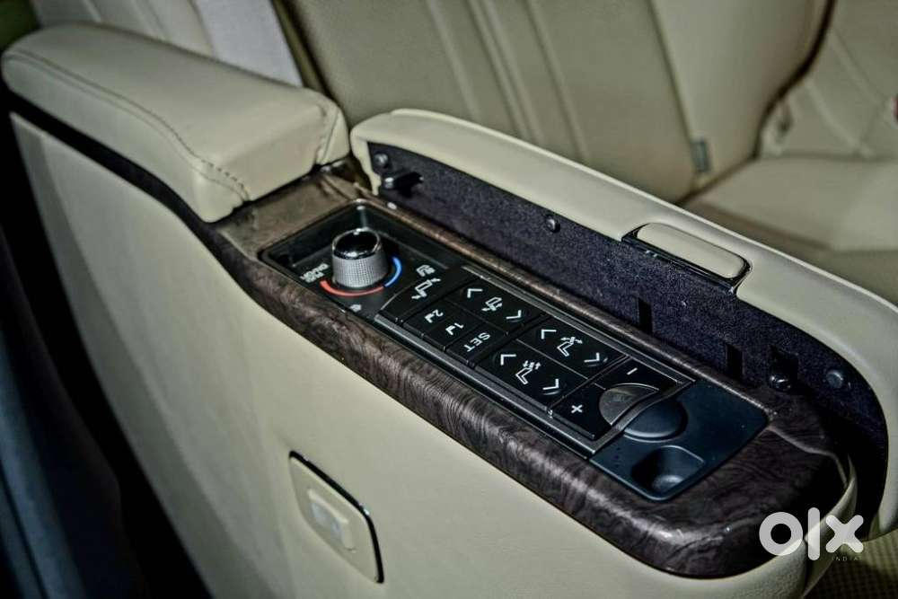 Toyota Vellfire 2.5 Executive Lounge, 2021, Petrol