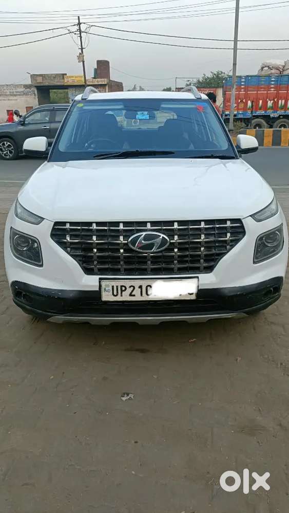 Hyundai Venue 2020 Petrol Well Maintained 3rd Owner Sx Sunroof