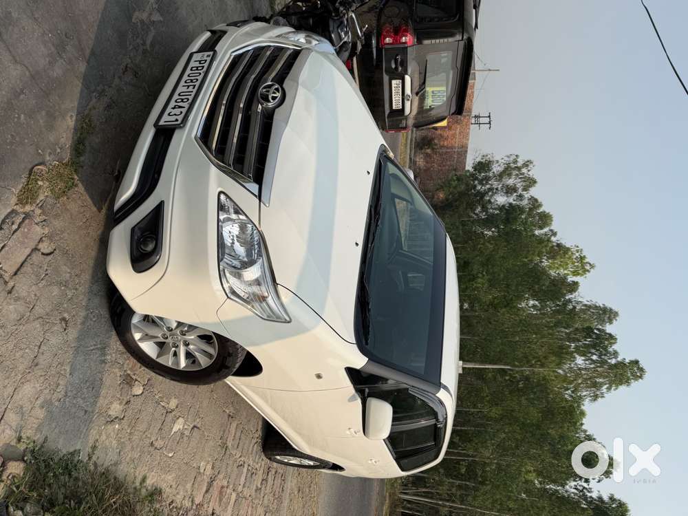 Toyota Innova 2013